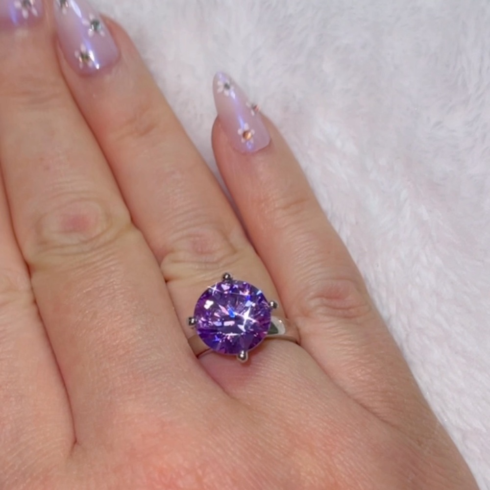 Sz 8 Purple Round-Cut Statement Ring